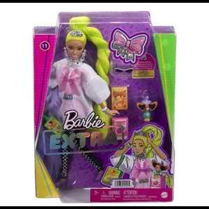 Barbie Extra Doll #11 in oversized tee